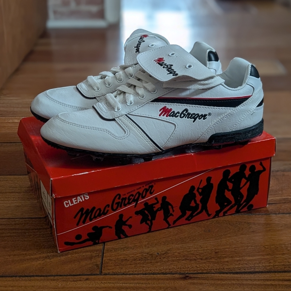 MacGregor Vintage Soccer Cleats (9.5)